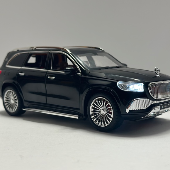 COPY - 1:24 Maybach GLS-Class GLS600 Diecast LED HEADLIGHT TAIL LIGHT Black - Picture 12 of 13